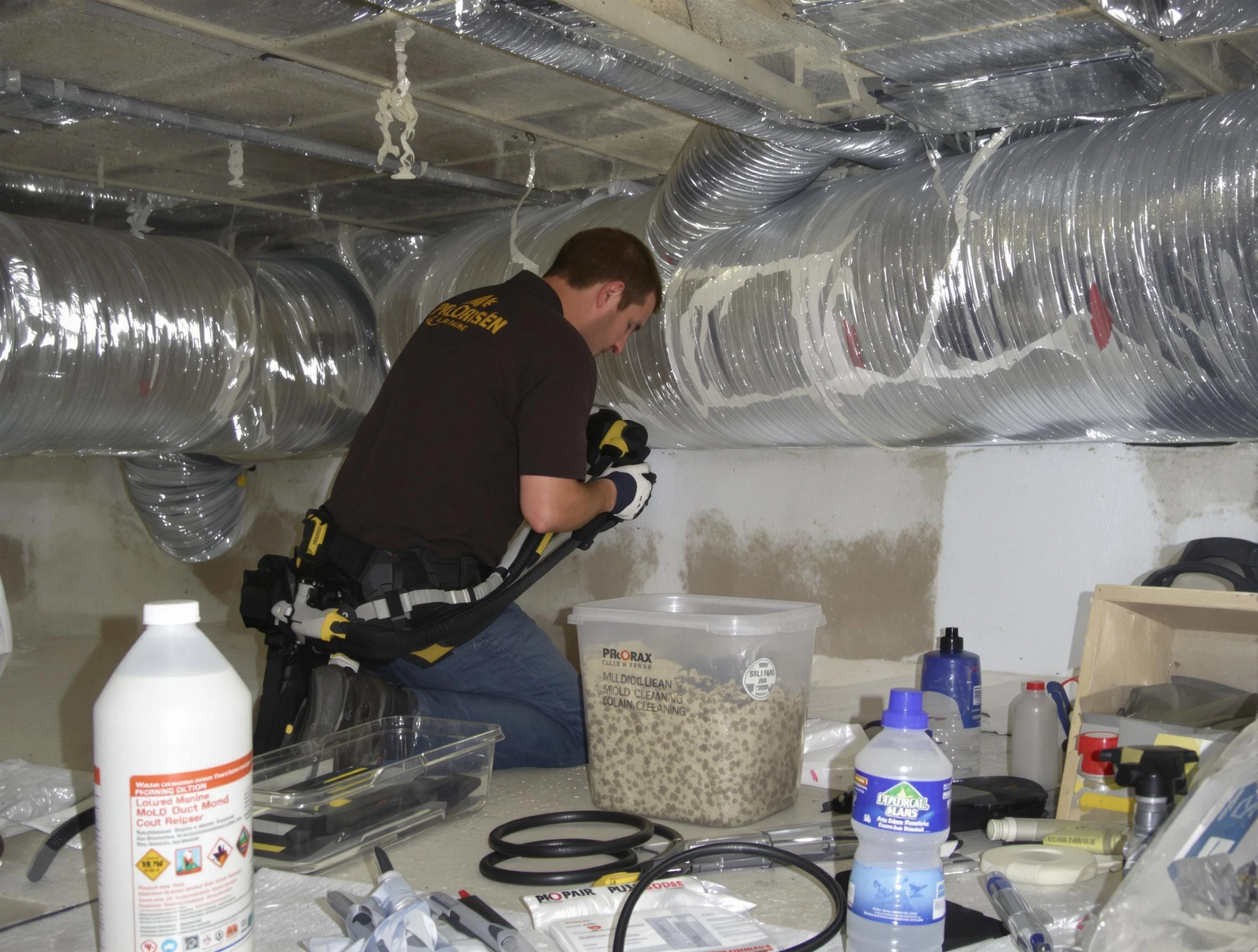 Choctaw Air Duct Cleaning specialist performing professional mold removal from air ducts in Choctaw